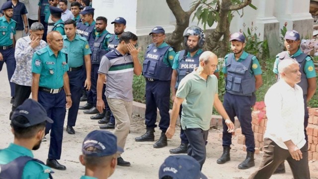 ১৫ সেনা কর্মকর্তাকে কারাগারে পাঠানোর নির্দেশ