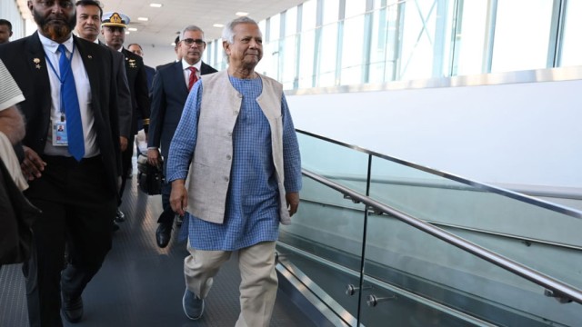জাতিসংঘের অধিবেশনে যোগ দিতে নিউইয়র্ক পৌঁছেছেন প্রধান উপদেষ্টা