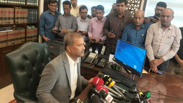 শেখ হাসিনাকে দেশে ফেরাতে ভারতের কাছে আবারও চিঠি লেখার প্রত্যয় ব্যক্ত করেন আইন উপদেষ্টা