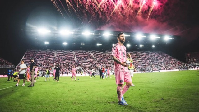 ২০টি ক্লাবের মোট পারিশ্রমিকের চেয়ে মেসির পারিশ্রমিক বেশি