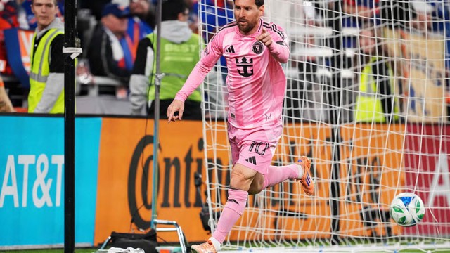 মেসি–জাদুতে শিরোপার কাছাকাছি ইন্টার মায়ামি