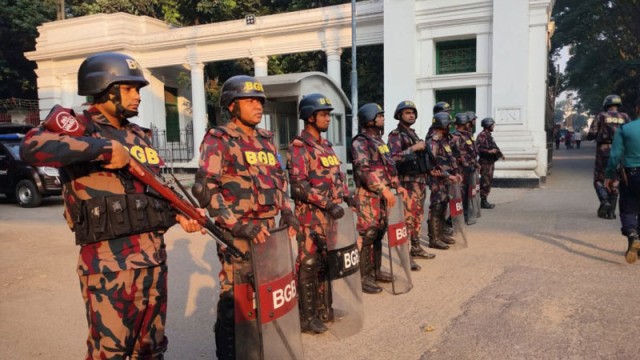 ১৩ সেনা কর্মকর্তাকে আজ ট্রাইব্যুনালে হাজির করা হবে